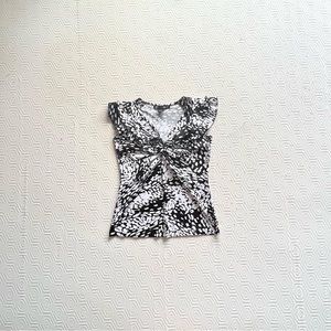 vintage black & white ruffle flutter sleeve top!